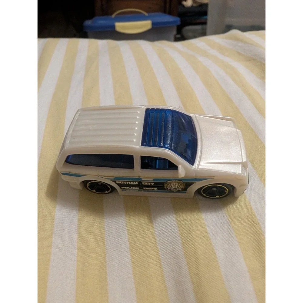 Hot Wheels Boom Box Batman Gotham City White Police Diecast Car 2015 Mattel